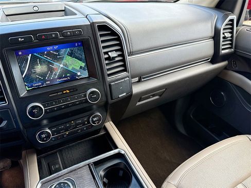 Used 2021 Ford Expedition Limited image 24