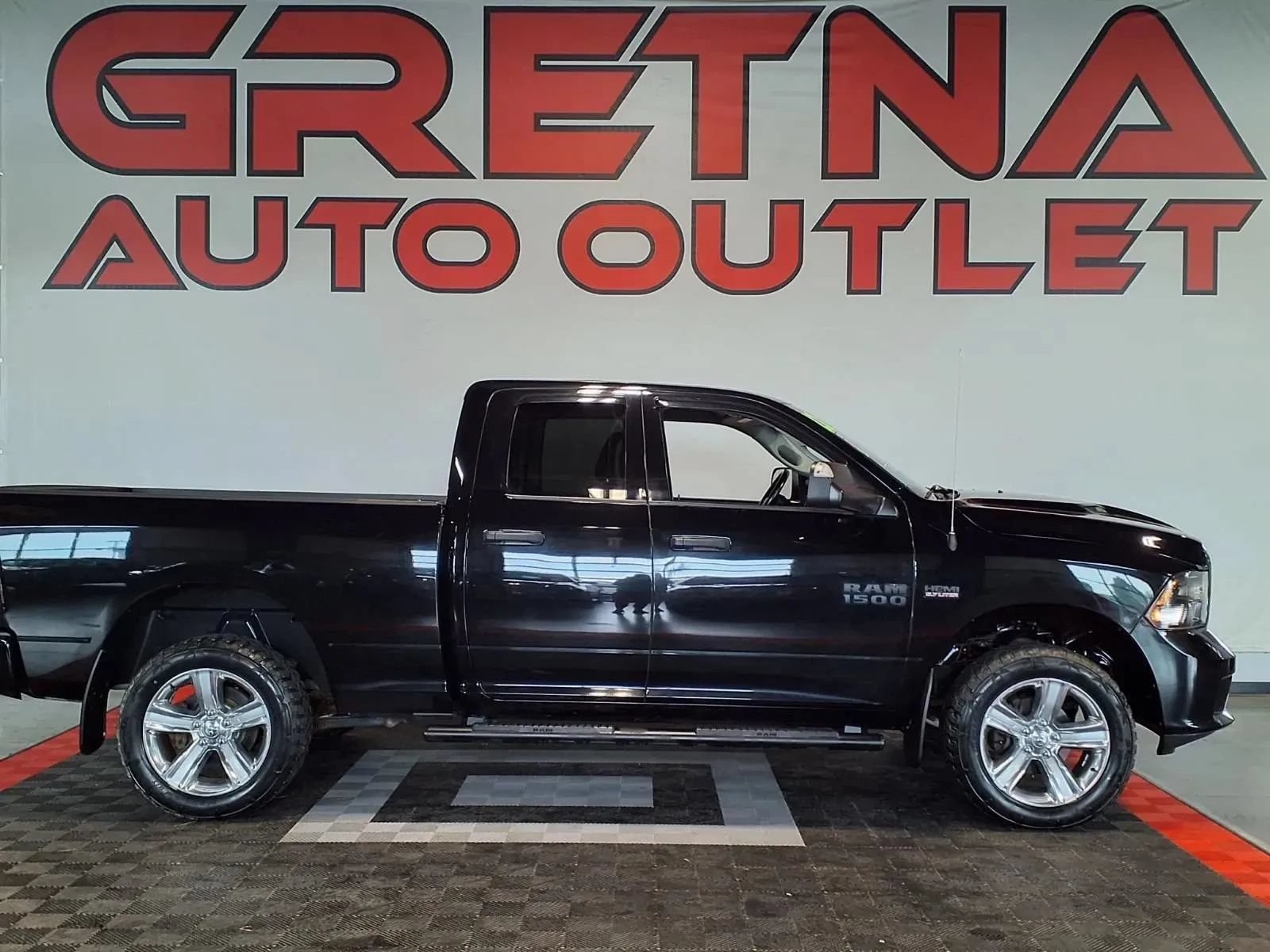 Used 2022 RAM 1500 Express w/ Wheel & Sound Group AWD/4WD image 1