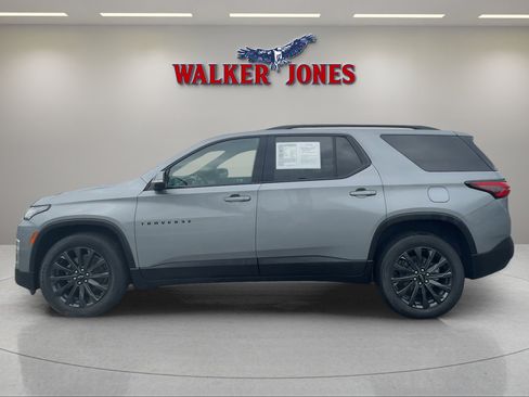 Used 2023 Chevrolet Traverse RS FWD image 4