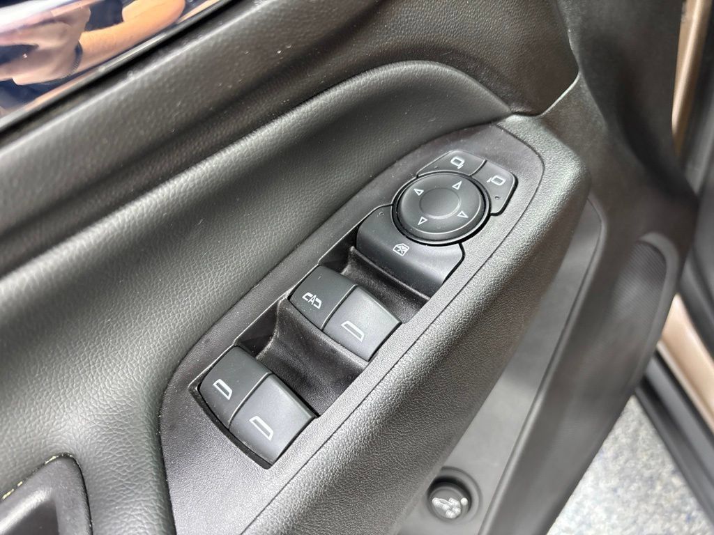 Used 2018 Chevrolet Equinox LT AWD/4WD image 29