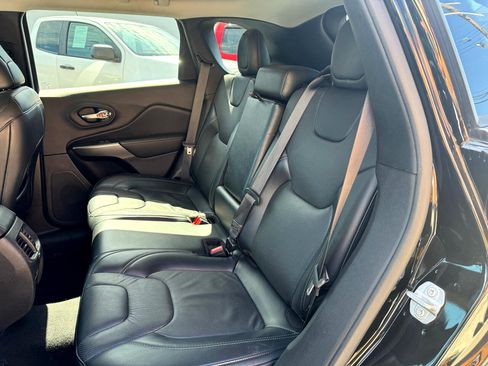 Used 2020 Jeep Cherokee Limited image 15