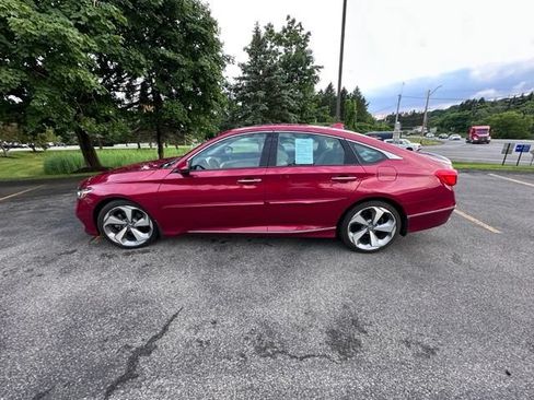 Used 2018 Honda Accord Touring image 6