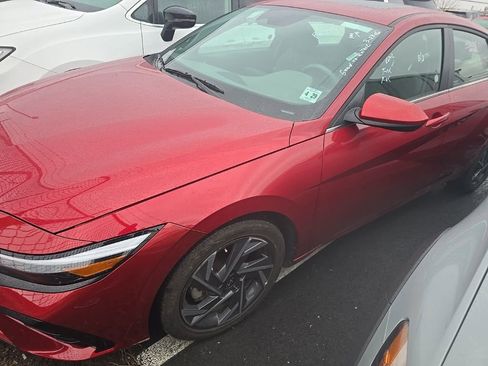 Used 2025 Hyundai Elantra SEL image 1