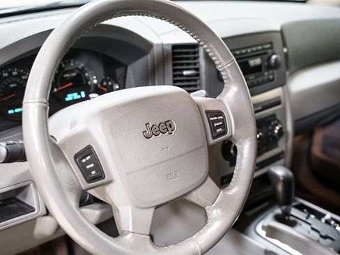 Used 2005 Jeep Grand Cherokee Laredo AWD/4WD image 12