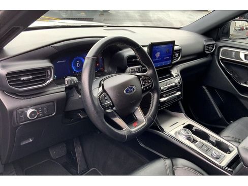 Used 2022 Ford Explorer ST image 16