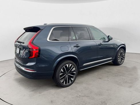 New 2025 Volvo XC90 T8 Core AWD/4WD image 7