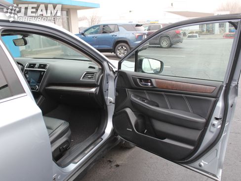 Used 2018 Subaru Outback 2.5i Limited image 29