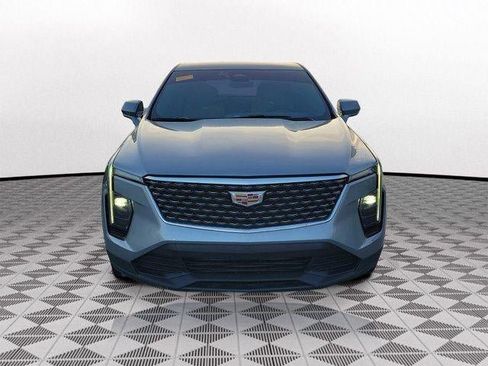 Used 2024 Cadillac XT4 Luxury FWD image 2