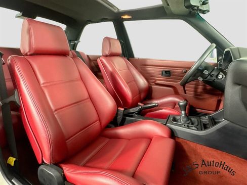 Used 1988 BMW M3 Coupe RWD image 32