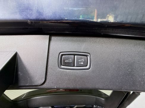 Used 2021 Porsche Cayenne image 40