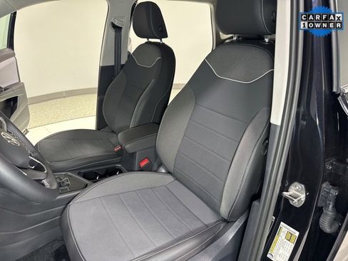 Used 2024 Volkswagen Taos SE image 12