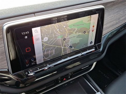 Used 2024 Volkswagen Atlas SEL Premium R-Line image 16