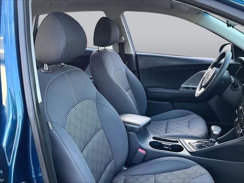 Used 2019 Kia Niro LX FWD image 9
