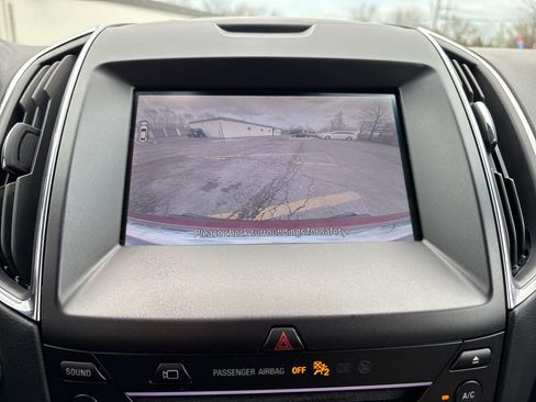Used 2019 Ford Edge Titanium w/ Equipment Group 301A AWD/4WD image 19