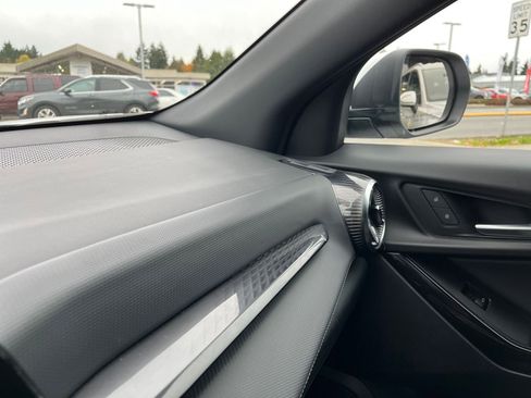 Used 2025 Chevrolet Equinox LT image 35