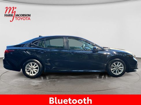 Used 2025 Toyota Camry LE FWD image 7
