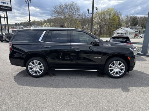 Used 2023 Chevrolet Tahoe High Country image 2