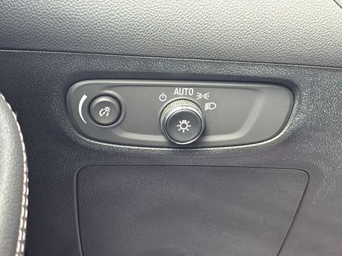 Used 2025 Buick Encore GX Preferred FWD image 29