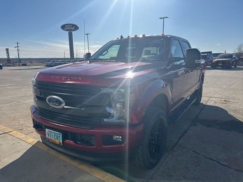 Used 2019 Ford F350 Lariat image 3