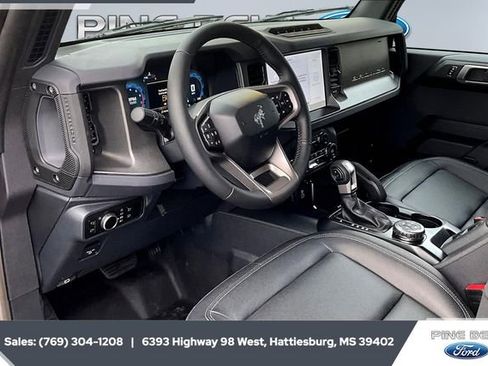 New 2025 Ford Bronco Badlands image 8