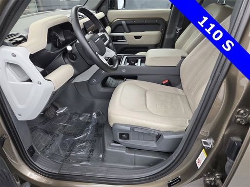 Used 2022 Land Rover Defender 110 S image 21