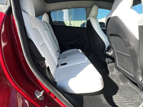 Used 2024 Tesla Model Y Performance image 23