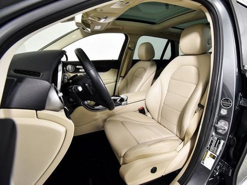 Used 2019 Mercedes-Benz GLC 300 GLC 300 image 4