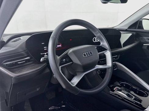 Certified 2025 Audi Q5 Premium w/ Convenience Package AWD/4WD image 4