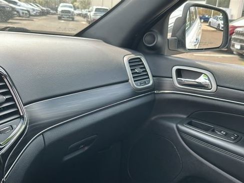 Used 2022 Jeep Grand Cherokee Limited AWD/4WD image 20
