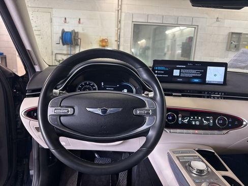Used 2022 Genesis GV70 2.5T w/ Advanced Package image 26