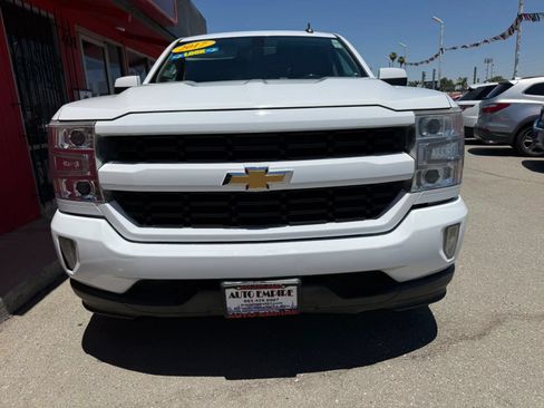 Used 2017 Chevrolet Silverado 1500 LT w/ LT Eassist Package RWD image 3