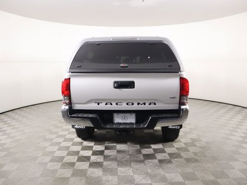 Used 2019 Toyota Tacoma TRD Off-Road image 6