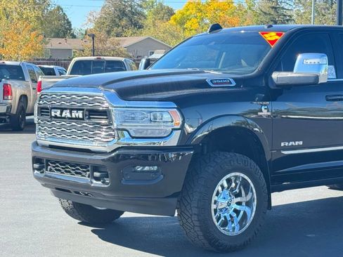 Used 2023 RAM 3500 Limited image 13