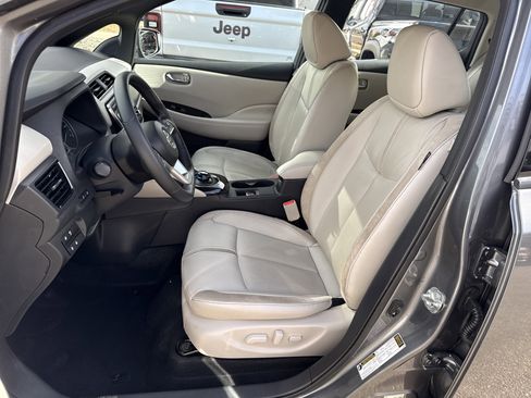 Used 2018 Nissan Leaf SL w/ SL Technology Package image 13