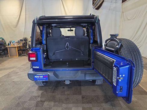 Used 2020 Jeep Wrangler Sport AWD/4WD image 19