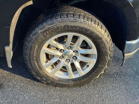 Used 2020 Chevrolet Silverado 1500 LT w/ Convenience Package image 9