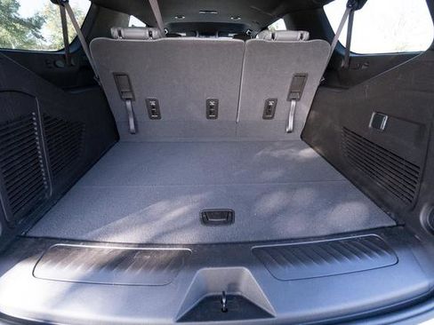 Used 2023 GMC Yukon XL SLT image 34