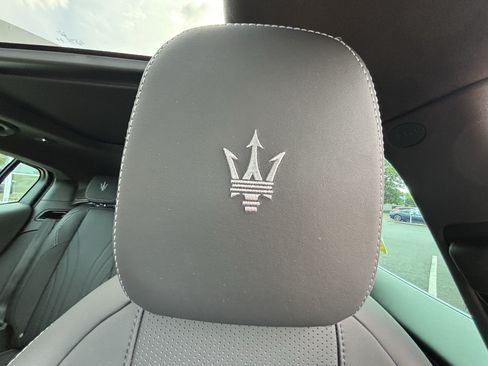 Used 2025 Maserati Grecale Folgore AWD/4WD image 29