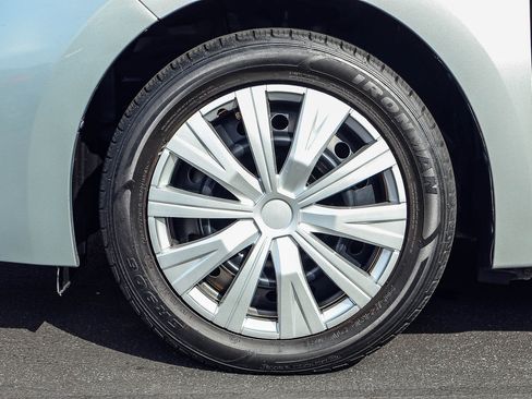 Used 2019 Toyota Corolla LE FWD image 15