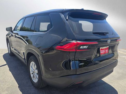 Used 2024 Toyota Grand Highlander AWD image 5