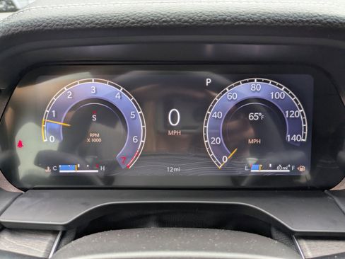 New 2025 Jeep Grand Cherokee L Limited w/ Luxury Tech Group II AWD/4WD image 30
