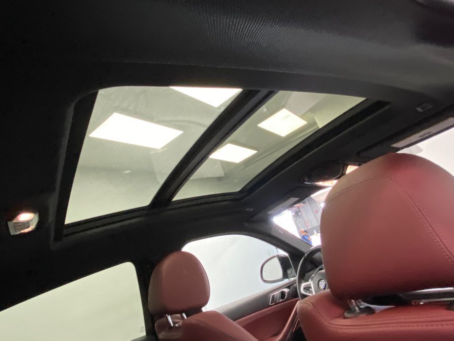 Used 2022 BMW X6 xDrive40i w/ M Sport Package AWD/4WD image 39