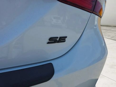 Used 2020 Toyota Camry SE FWD image 25