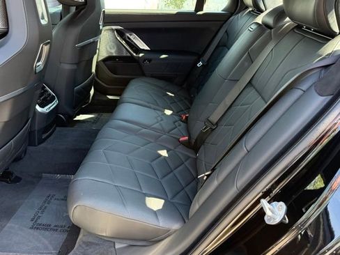 Used 2025 BMW i7 xDrive60 w/ Executive Package AWD/4WD image 31