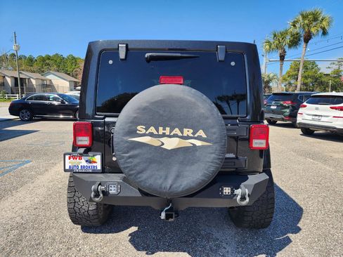 Used 2013 Jeep Wrangler Unlimited Sahara w/ Connectivity Group image 4