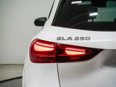 Used 2026 Mercedes-Benz GLA 250 image 9