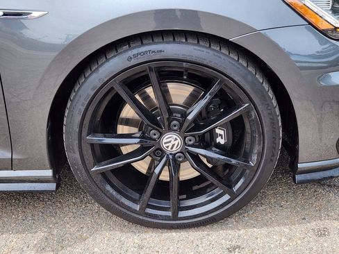Used 2019 Volkswagen Golf R 4-Door AWD/4WD image 15