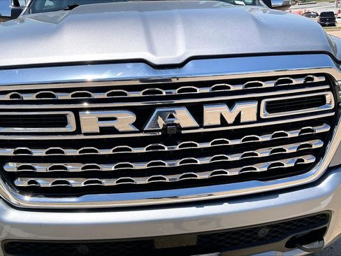 Used 2025 RAM 1500 Limited w/ Off Road Group AWD/4WD image 33