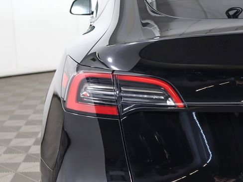 Used 2023 Tesla Model Y Long Range image 16