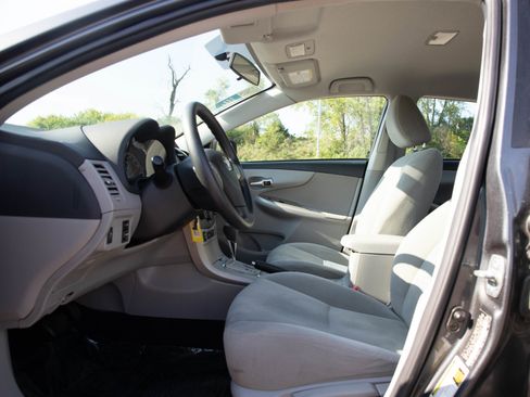 Used 2012 Toyota Corolla LE FWD image 20